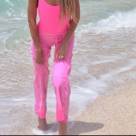 Lilly Pulitzer Beach Pant in Tropical Pink - Picture 2 of 6